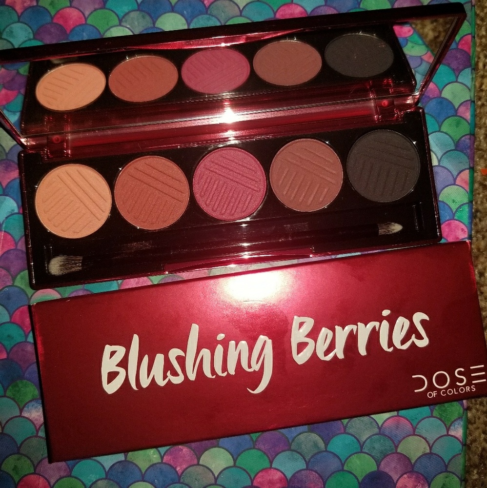 SOLD!//Dose of Colors Blushing Berries Palette